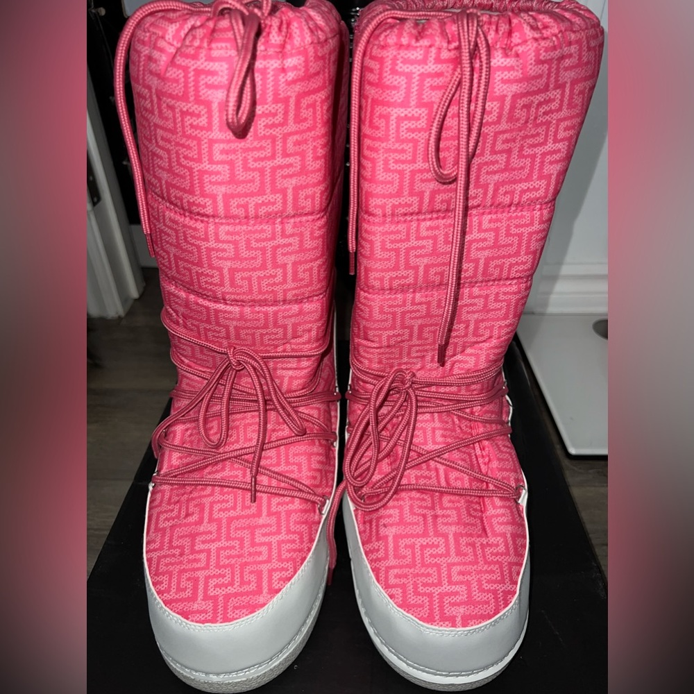 Boots - Picture 2 of 3